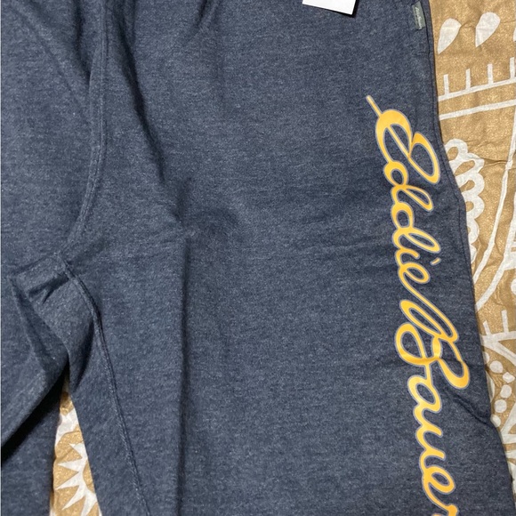 Beautiful eddy Bauer pants navy color size L for women’s or men - Picture 2 of 5